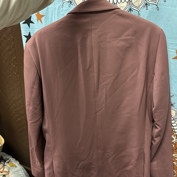 FULL THE BLk TUX IN GREAT CONDITION, just need a nice steam - Picture 2 of 4